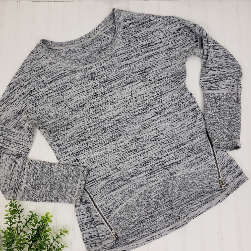 Athleta Sweatshirt Blissful Shark Bite Side Zip Sweatshirt Gray size Medium - Picture 9 of 9